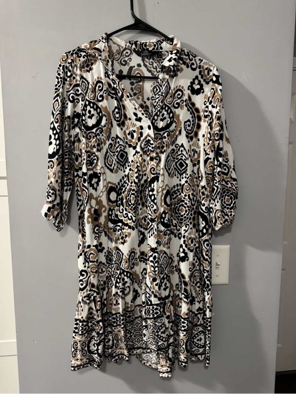 Mlle Gabrielle Cream, Black & Gold Paisley Print Button-Front Dress